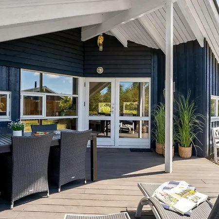 Roope - 800m From The Sea By Interhome Bøtø By