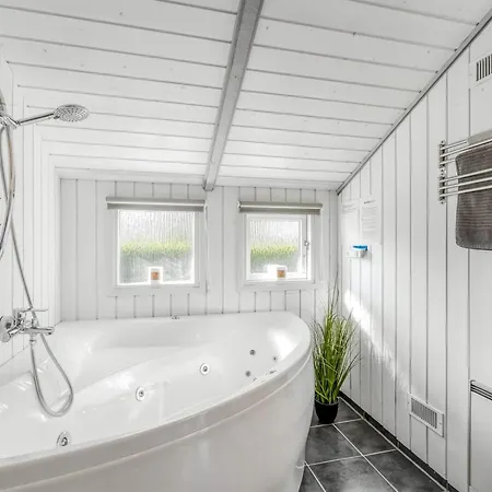 Feriehus Roope - 800m From The Sea By Interhome Bøtø By